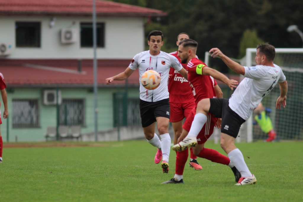 Nejc Bračko, eden od kapetanov NK Kety Emmi & Impol Bistrice odhaja v Dekane, Edin Krupič četrti igralec Bistrice, ki v letu dni odhaja v 1.ligo Telemach